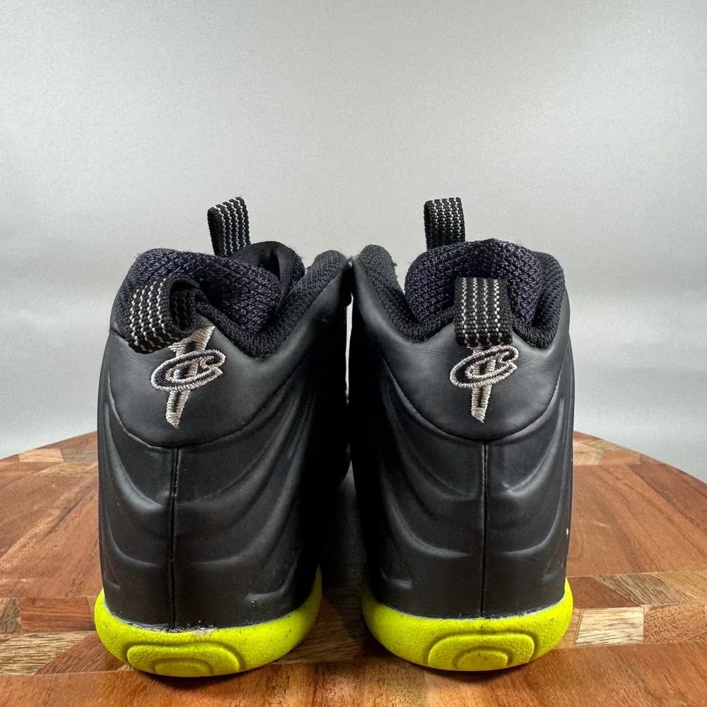 Nike Little Posite One Black Green Strike Kids Basketball Shoes DZ2853-001 11.5C